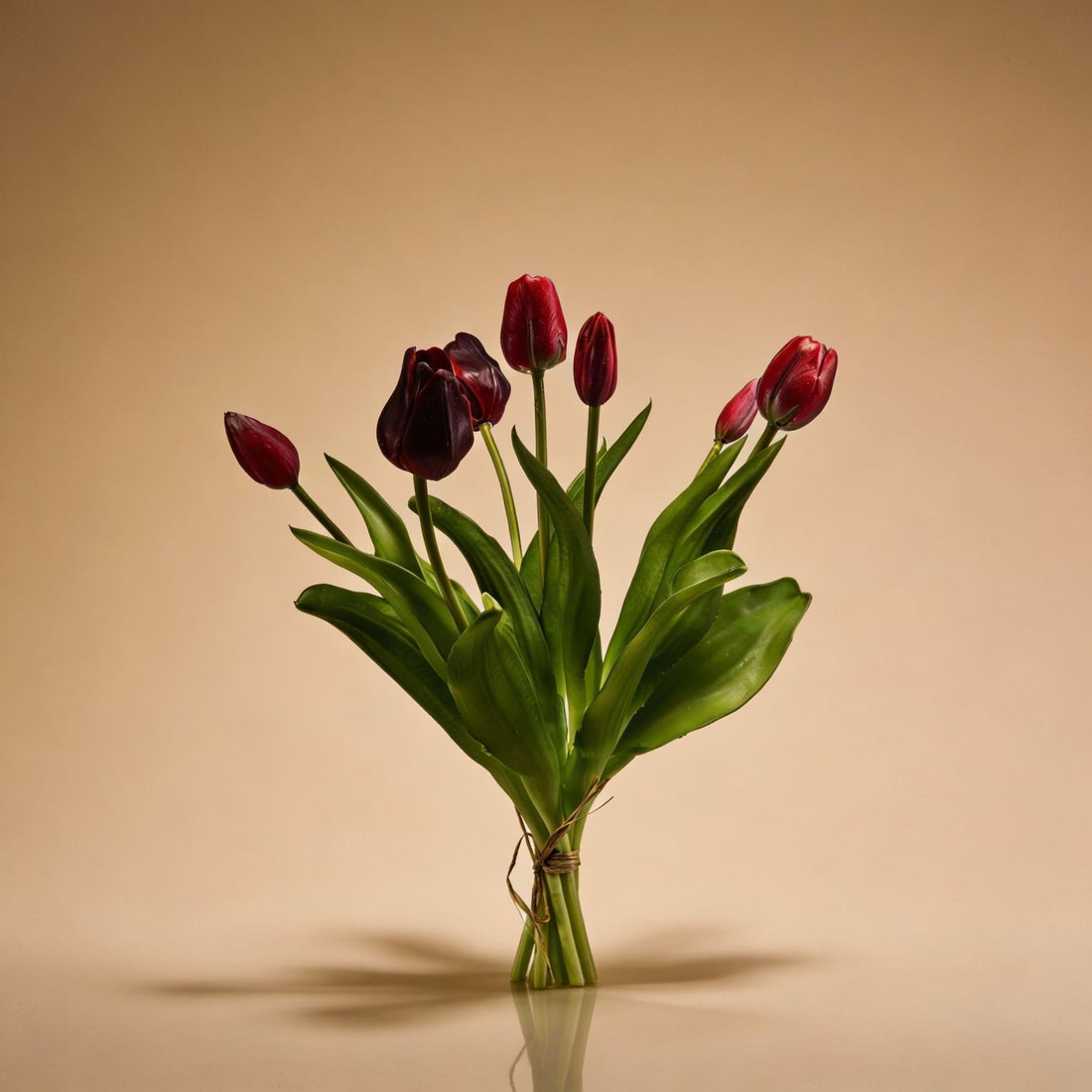 Tulpenstrauß - Dunkelrot - ‘Real Touch’ Kunsttulpen - 7 Stiele - 42 cm