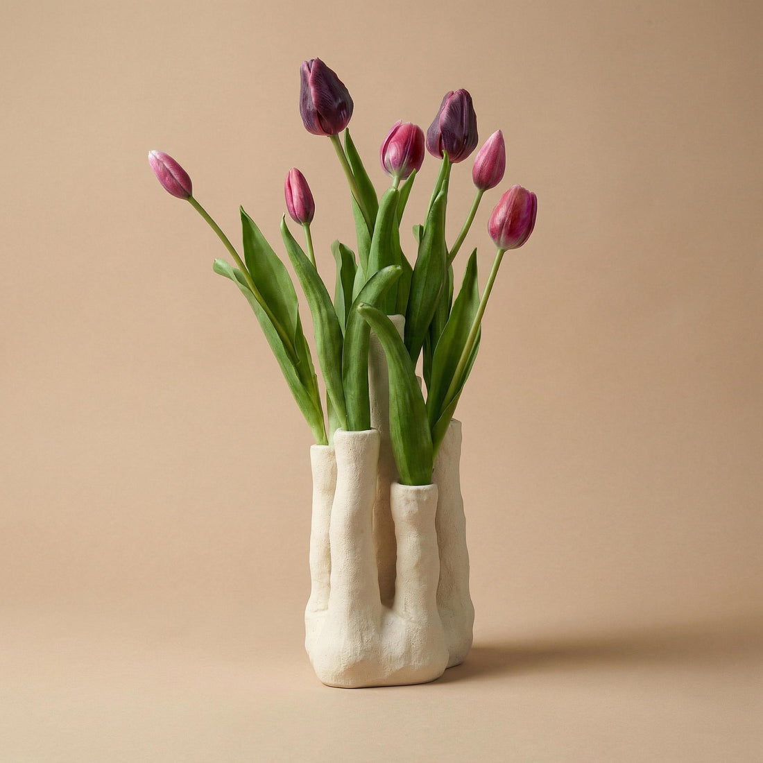 Tulip Touch Tulpen-Set: Künstliche Tulpen mit Vase mit mehreren Ausgüssen